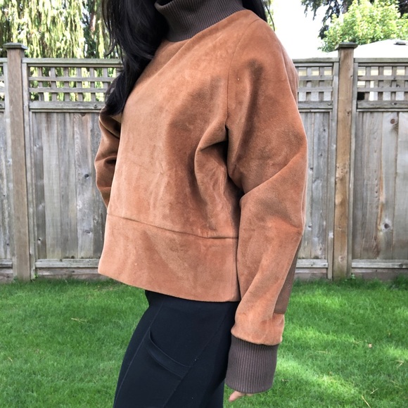 Brown sweater - Picture 2 of 5